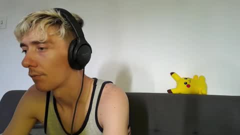 Christopher online show from November 14, 2025, 1:32 pm