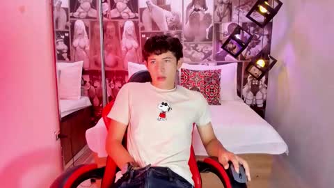 Snapshot of christian_foxx chatting on February 24, 2026, 2:04 pm Christian online show from February 24, 2026, 2:04 pm