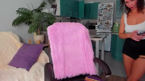 Chris online show from September 8, 2025, 2:49 pm