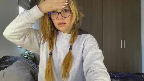 Val riess -- Instagram free online show from September 20, 2025, 7:48 pm