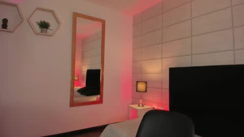 Christine  online show from September 9, 2025, 12:05 pm