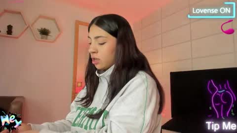 Christine  online show from October 20, 2025, 11:54 am