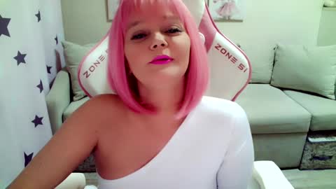 Snapshot of christirose chatting on February 9, 2025, 10:09 am Christi online show from February 9, 2025, 10:09 am