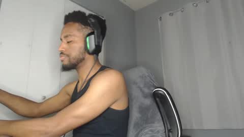 Snapshot of chrisvacherx chatting on December 22, 2024, 2:27 pm ChrisVacherx online show from December 22, 2024, 2:27 pm