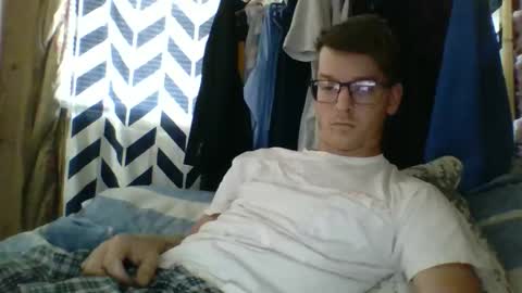 chrisvibess online show from May 3, 2026, 2:01 pm