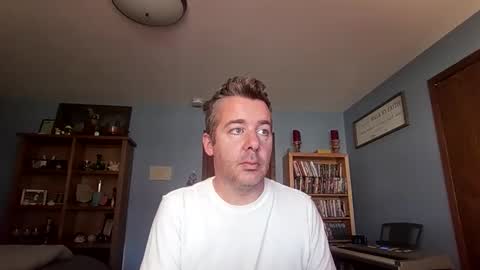 Snapshot of chrisw8121 chatting on November 14, 2025, 5:22 pm chrisw8121 online show from November 14, 2025, 5:22 pm