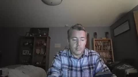 Snapshot of chrisw8121 chatting on November 15, 2025, 5:27 am chrisw8121 online show from November 15, 2025, 5:27 am