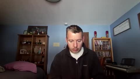 Snapshot of chrisw8121 chatting on December 3, 2025, 4:05 pm chrisw8121 online show from December 3, 2025, 4:05 pm