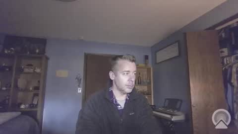 Snapshot of chrisw8121 chatting on April 1, 2026, 4:15 pm chrisw8121 online show from April 1, 2026, 4:15 pm