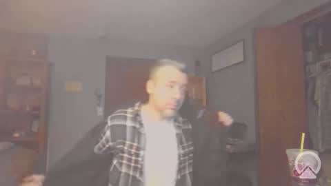 Snapshot of chrisw8121 chatting on April 3, 2026, 5:27 am chrisw8121 online show from April 3, 2026, 5:27 am