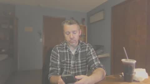 Snapshot of chrisw8121 chatting on April 10, 2026, 4:06 am chrisw8121 online show from April 10, 2026, 4:06 am