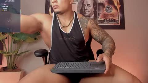 Snapshot of chrizmacgregor chatting on November 24, 2025, 11:04 pm chrizmacgregor online show from November 24, 2025, 11:04 pm