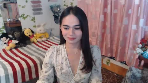 Ur Suraya22 online show from February 5, 2025, 4:03 pm