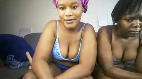 Snapshot of chubby_flora chatting on May 12, 2026, 8:33 am Flora online show from May 12, 2026, 8:33 am