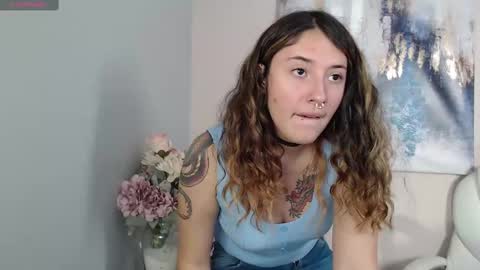 Vanesa online show from February 17, 2025, 6:48 pm