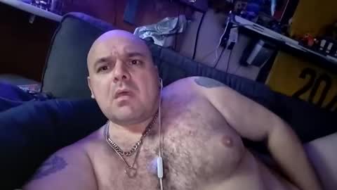 chubbyman40 online show from May 18, 2026, 4:18 am