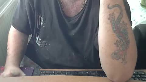 chunkisgreat online show from November 18, 2025, 2:43 pm