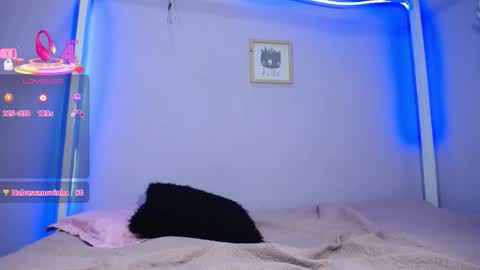 cielo__777 online show from November 11, 2025, 7:36 pm