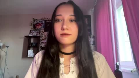 Snapshot of cieraniemela chatting on May 19, 2026, 11:05 am Lily online show from May 19, 2026, 11:05 am