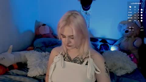 Helen and Teya online show from October 13, 2025, 1:33 pm