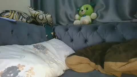 cilia petite online show from May 17, 2026, 5:38 am