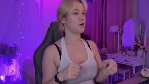 Cin Bellamy online show from November 5, 2025, 5:07 am