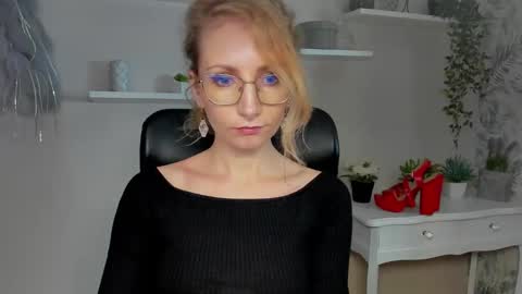 Snapshot of cinderellamoon chatting on February 26, 2026, 6:34 am Cinderella online show from February 26, 2026, 6:34 am