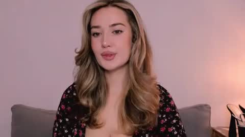 cindyprettywomen online show from November 7, 2025, 1:33 pm