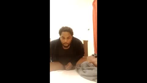 cinnamonbomb online show from March 11, 2026, 7:25 am