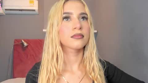 Cintia online show from October 15, 2025, 12:49 pm