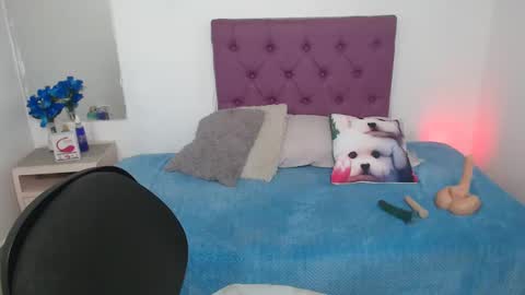 cinthyagomez6 online show from February 3, 2025, 1:19 pm