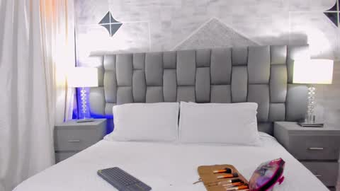 CintiaCollins  online show from December 22, 2024, 8:47 pm