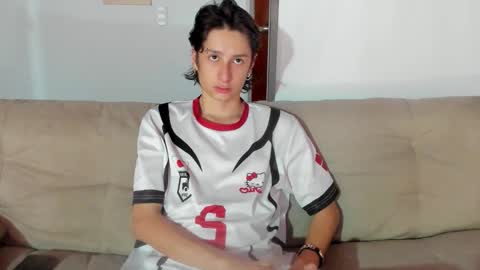 cirosky_elchicopolla online show from February 10, 2026, 3:32 am