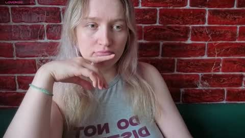 citrusblissss online show from April 16, 2026, 9:43 am