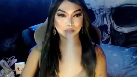 QUEEN CESS online show from December 19, 2025, 3:41 pm