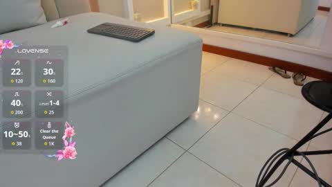 Snapshot of claire_bonny chatting on December 13, 2025, 7:53 pm claire_bonny online show from December 13, 2025, 7:53 pm