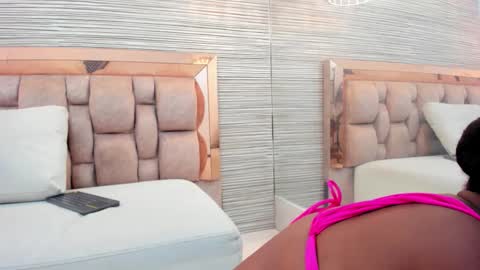 Snapshot of claire_bonny chatting on December 22, 2025, 7:22 pm claire_bonny online show from December 22, 2025, 7:22 pm