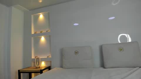 Snapshot of claire_bonny chatting on January 14, 2026, 9:52 pm claire_bonny online show from January 14, 2026, 9:52 pm