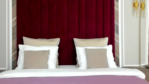 Claire online show from April 19, 2026, 2:38 pm