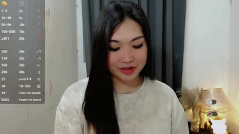 CLAIRE online show from October 30, 2025, 6:04 am