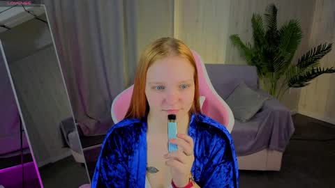 Snapshot of clara_neumann chatting on April 9, 2026, 3:39 am CANDYY3 online show from April 9, 2026, 3:39 am