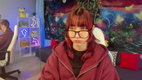 clarabenson online show from November 8, 2025, 7:12 pm