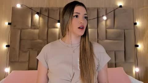 Snapshot of claradelmar_ chatting on October 5, 2025, 10:46 am Clara del mar online show from October 5, 2025, 10:46 am