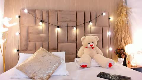 Snapshot of claradelmar_ chatting on April 15, 2026, 10:22 am Clara del mar online show from April 15, 2026, 10:22 am