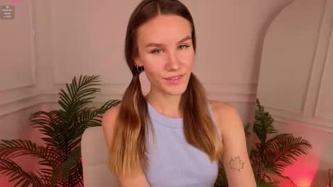 Claire online show from October 12, 2025, 1:43 pm