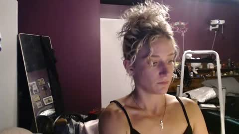 TrueRomanceSluts online show from July 14, 2026, 5:56 am