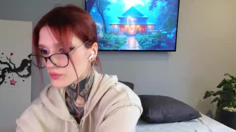 Sophie online show from November 8, 2025, 8:03 am