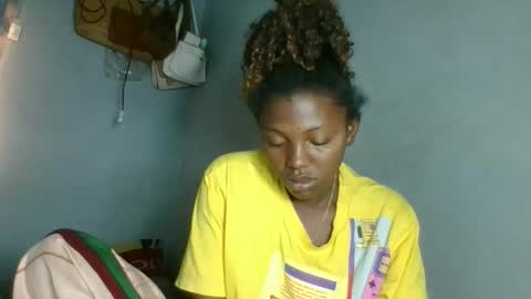 clarisse98 online show from December 2, 2025, 2:50 am