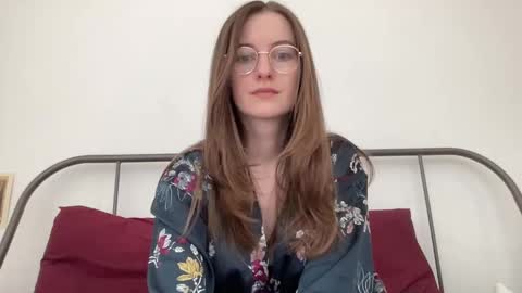 Snapshot of classyandgirly chatting on March 5, 2025, 5:50 pm classyandgirly online show from March 5, 2025, 5:50 pm