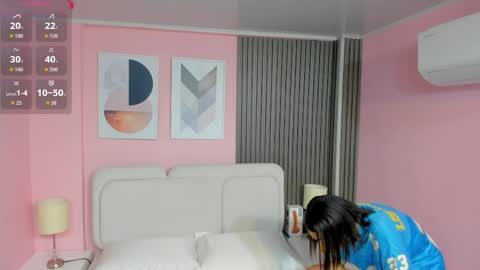 clauwdeen  wolf online show from April 11, 2026, 7:07 pm